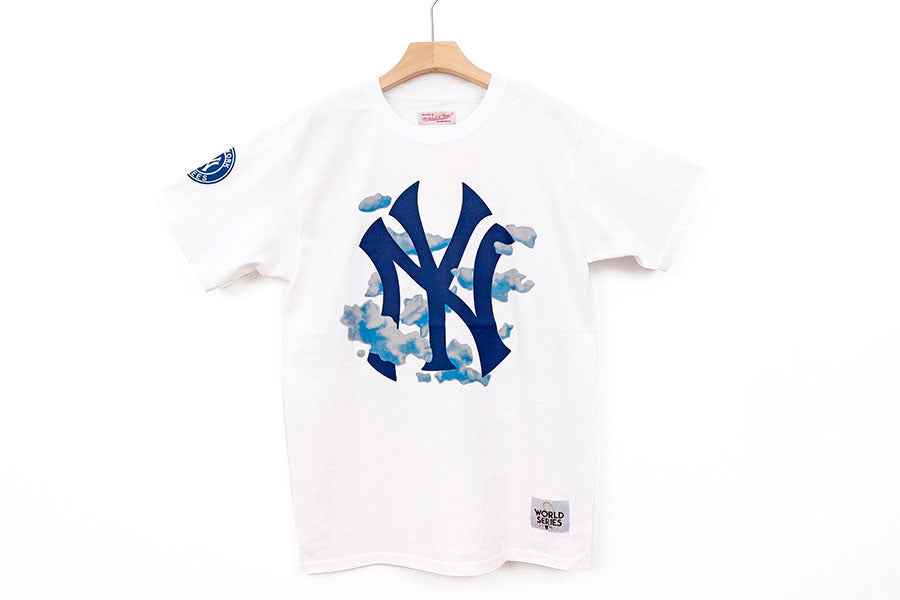 NEW YORK YANKEES IN TO THE CLOUDS