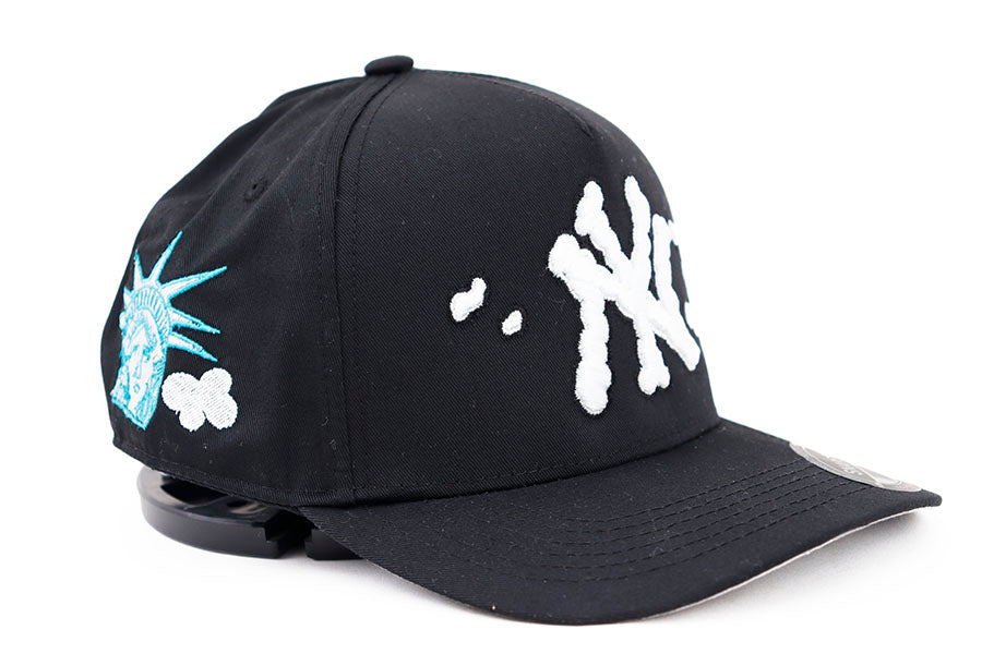NY YANKEES CLOUDS AND LIBERTY WAYCAP