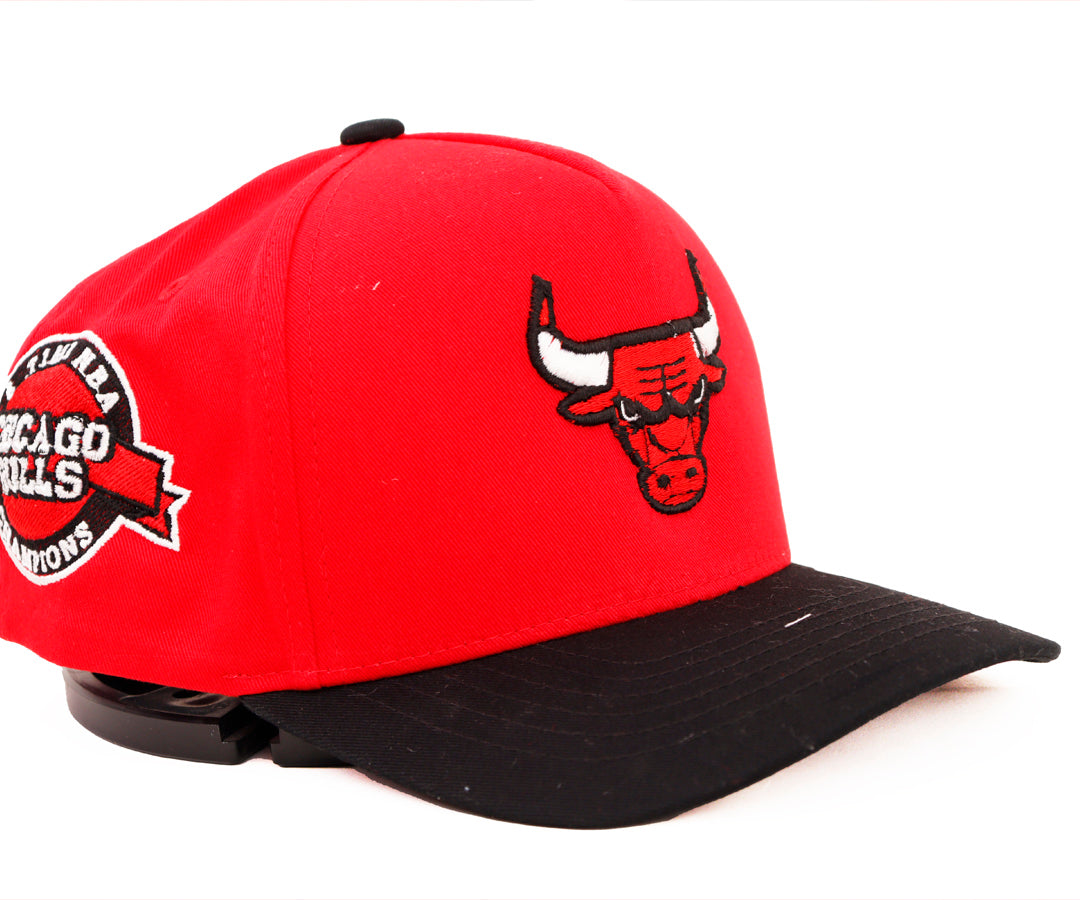 CHICAGO BULLS CALSSIC RED AND BLACK KAMEL