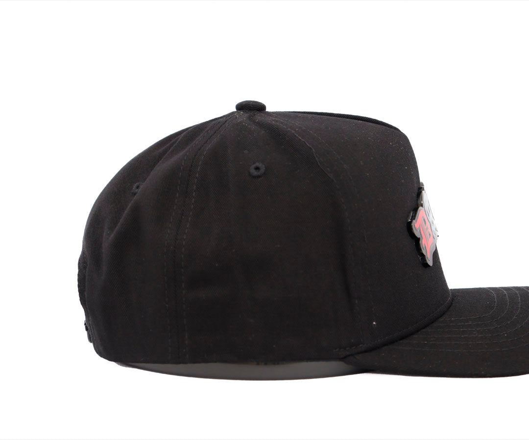 DANDY CAP 10 YEARS TOTAL BLACK CAP PLACA KAMEL