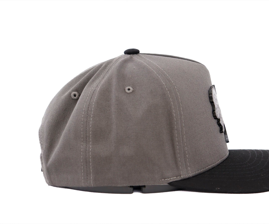 DOBLE PP AND FLOWER GRAY AND BLACK CAP PLACA KAMEL