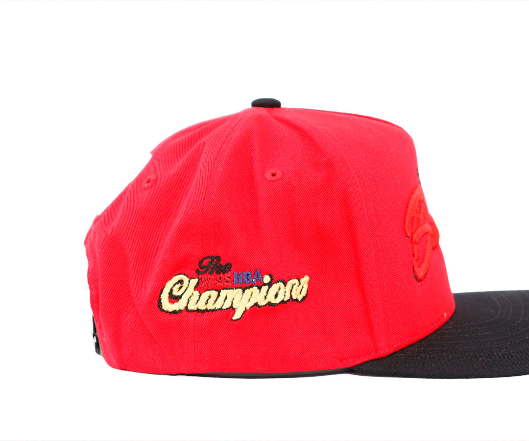 CHICAGO BULLS BIG WORD RED CAP VICERA BLACK KAMEL