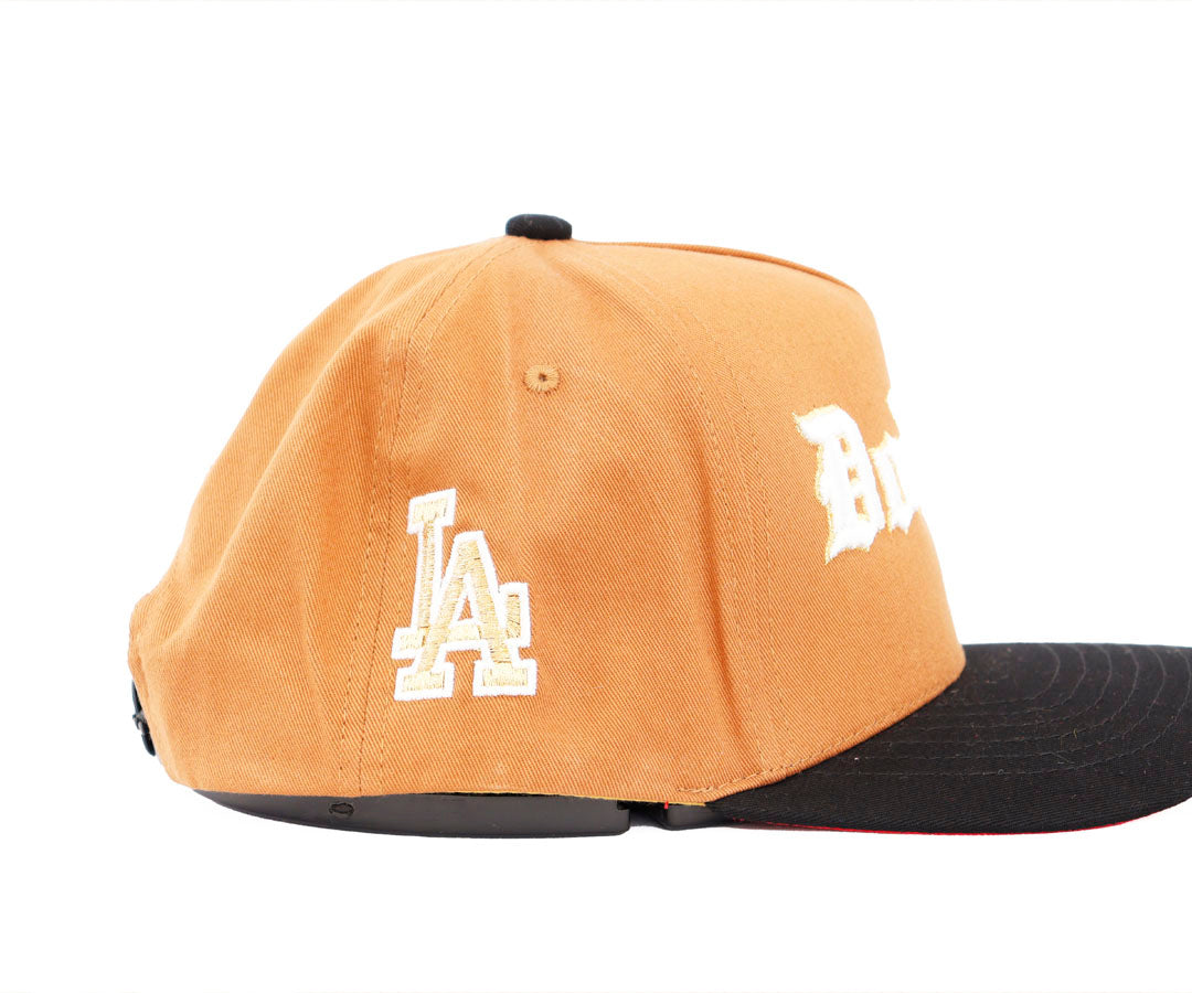 DODGERS LETTERS WHITE GOLD OCRE KAMEL