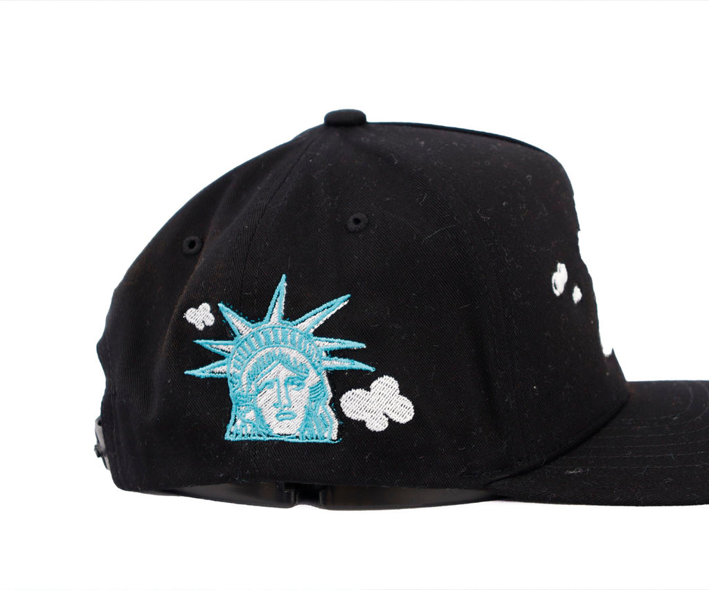 NY YANKEES CLOUDS AND LIBERTY KAMEL