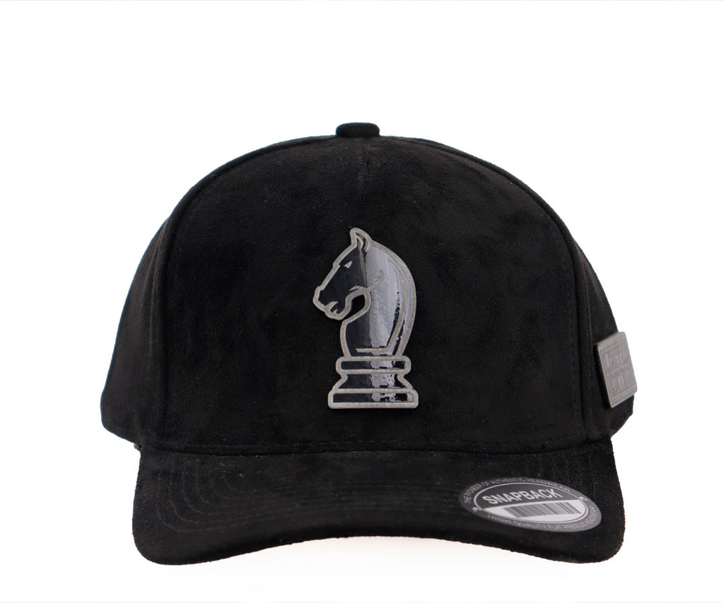 AJEDREZ CABALLO TOTAL GAMUZA PLACA GRABADA WAYCAP
