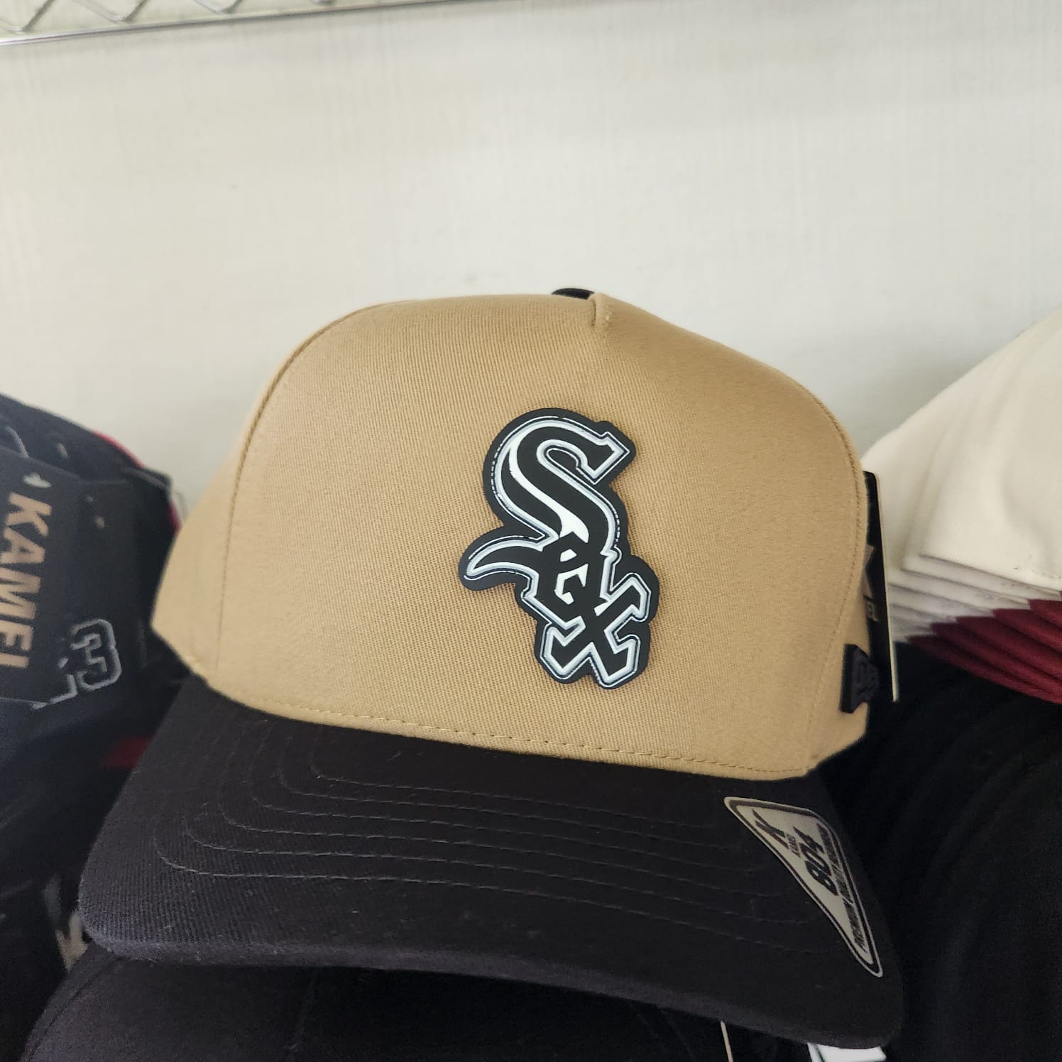 CHICAGO WHITE SOX BROWN  COLOR PLACA KAMEL