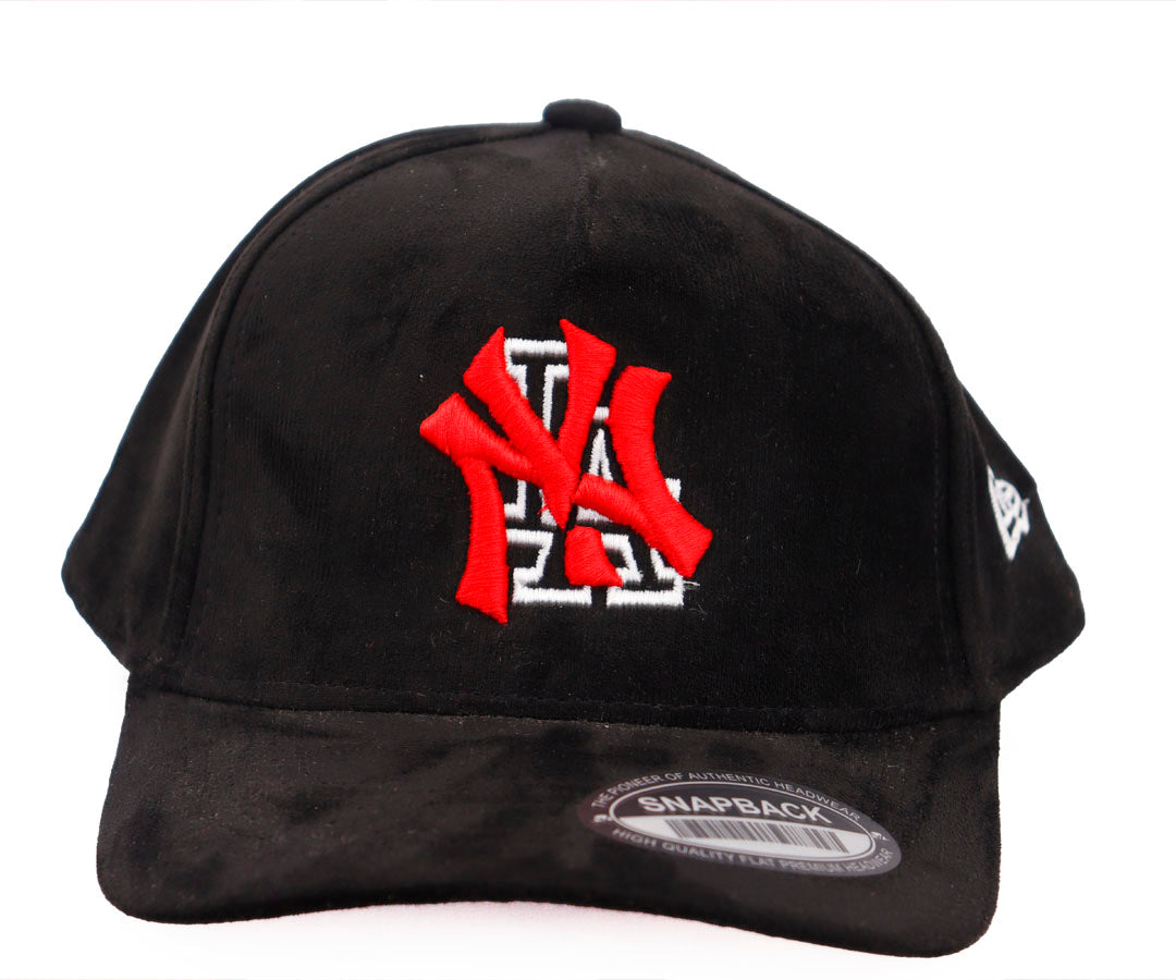 NY LA OVER ONE RED AND WHITE TOTAL GAMUZA BLACK WAYCAP