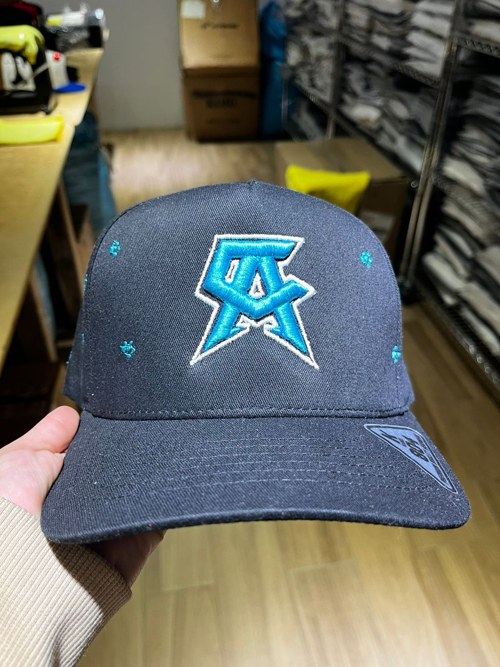 CANELO TIFFANY BLACK CAP KAMEL