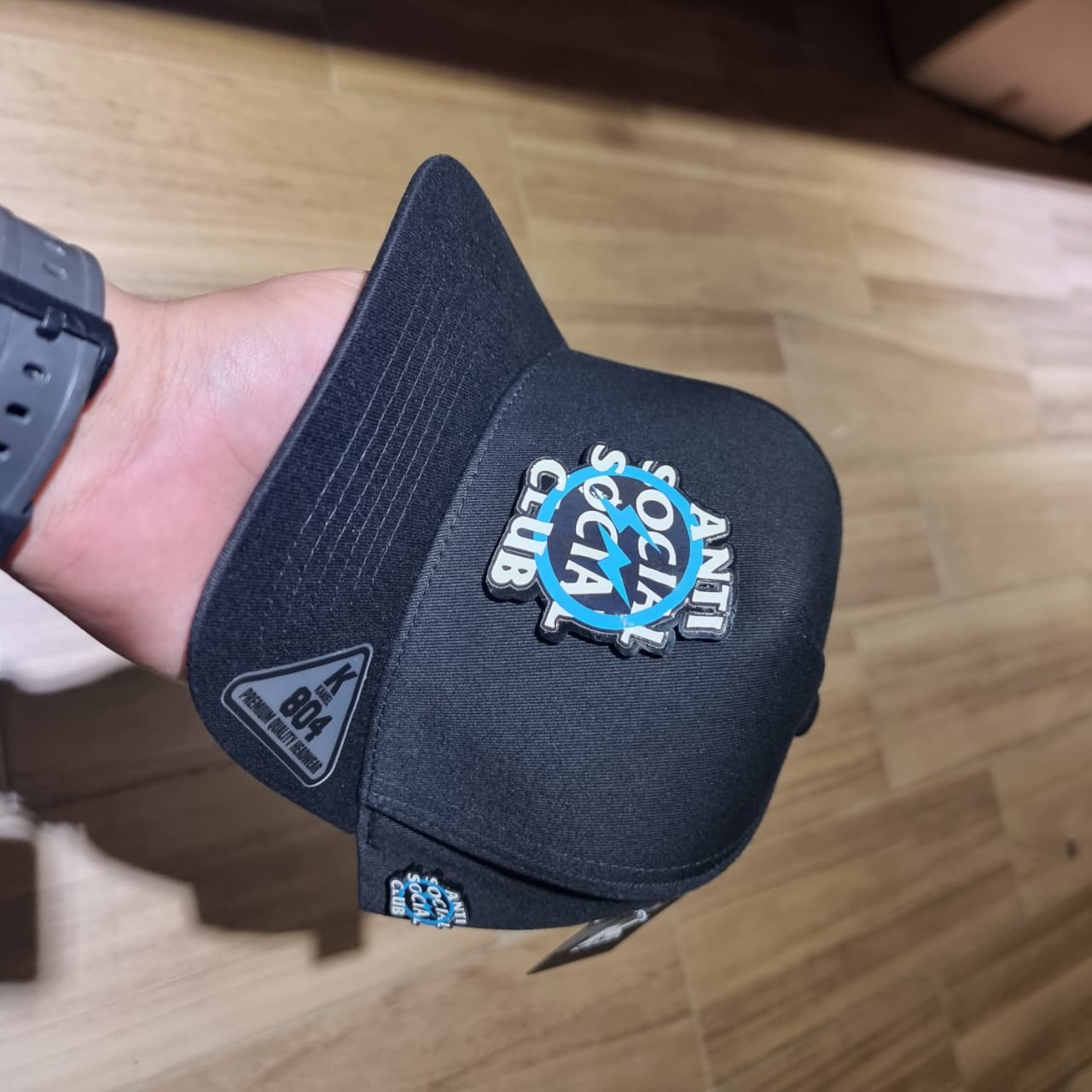 ANTI SOCIAL CLUB CIRCLE BLUE PLACA BLACK CAP KAMEL
