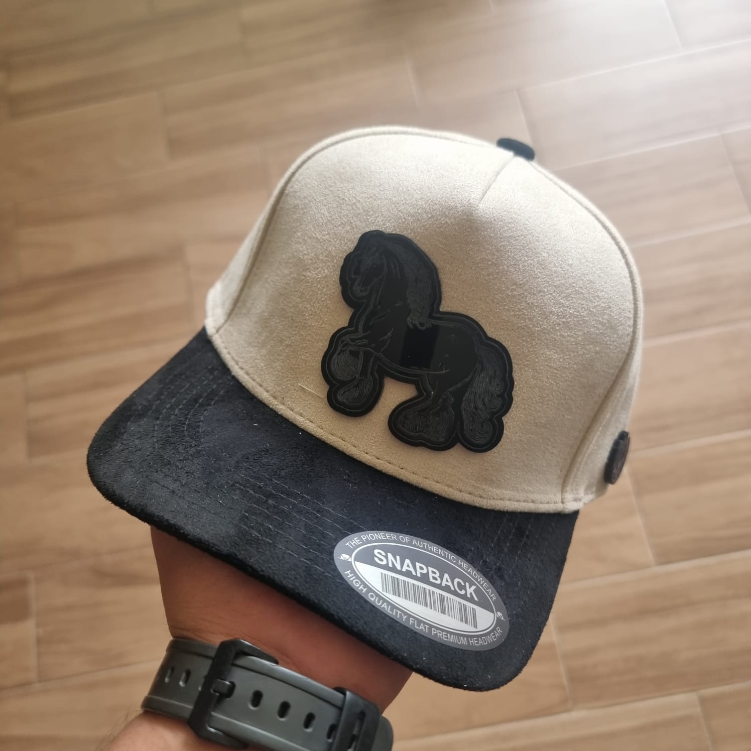 CABALLO ESPANOL BEIGE AND BLACK VICERA WAYCAP