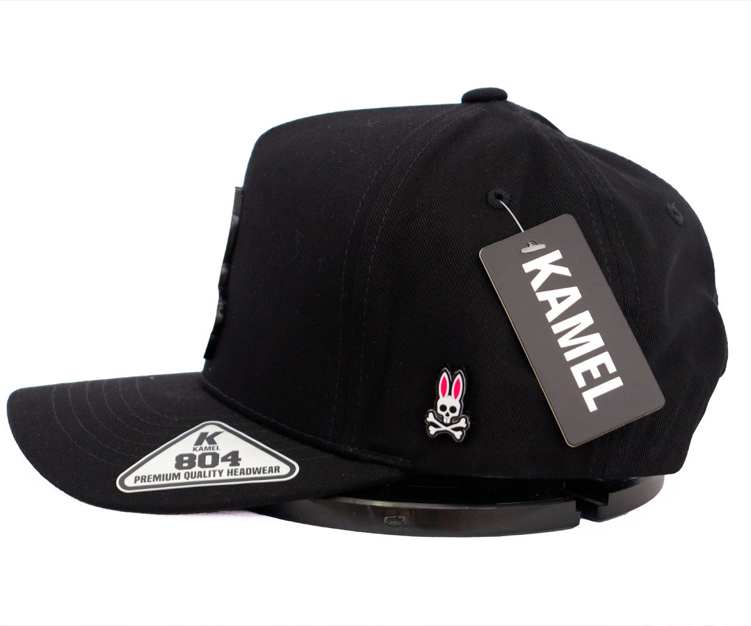 PSYCHO BUNNY COLOR TOTAL BLACK CAP PLACA KAMEL