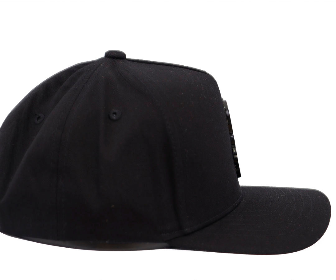 PSYCHO BUNNY COLOR TOTAL BLACK CAP PLACA KAMEL