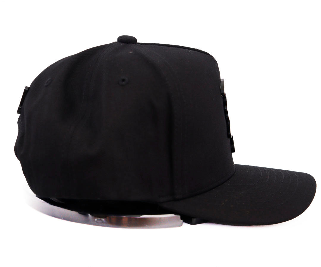 LA CROSS ALL BLACK PLACA KAMEL