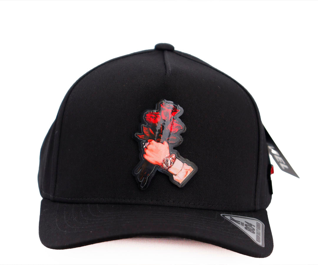 MANO CON ROSA ROSONES BLACK CAP KAMEL