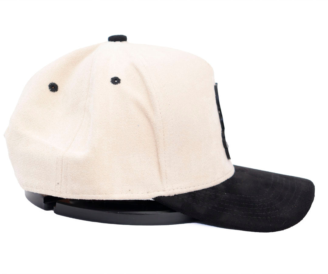 PSYCHO BUNNY BLACK MATE PLACA BEIGE AND BLACK VICERA TOTAL GAMUZA WAYCAP