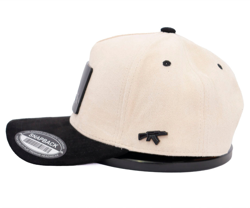 SCARFACE TOTAL BLACK SQUARE BIG PLACA BEIGE AND BLACK TOTAL GAMUZA WAYCAP