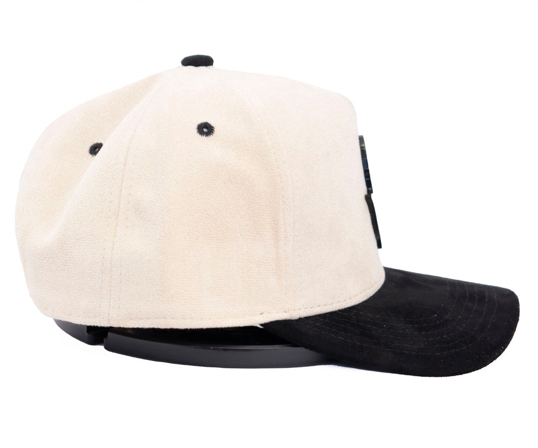ELOTE BEIGE AND BLACK VICERA TOTAL GAMUZA CAP PLACA WAYCAP