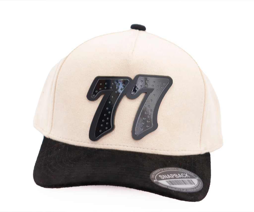 77 BARBAS WHITE CAP AND BLACK TOTAL GAMUZA PLACA WAYCAP