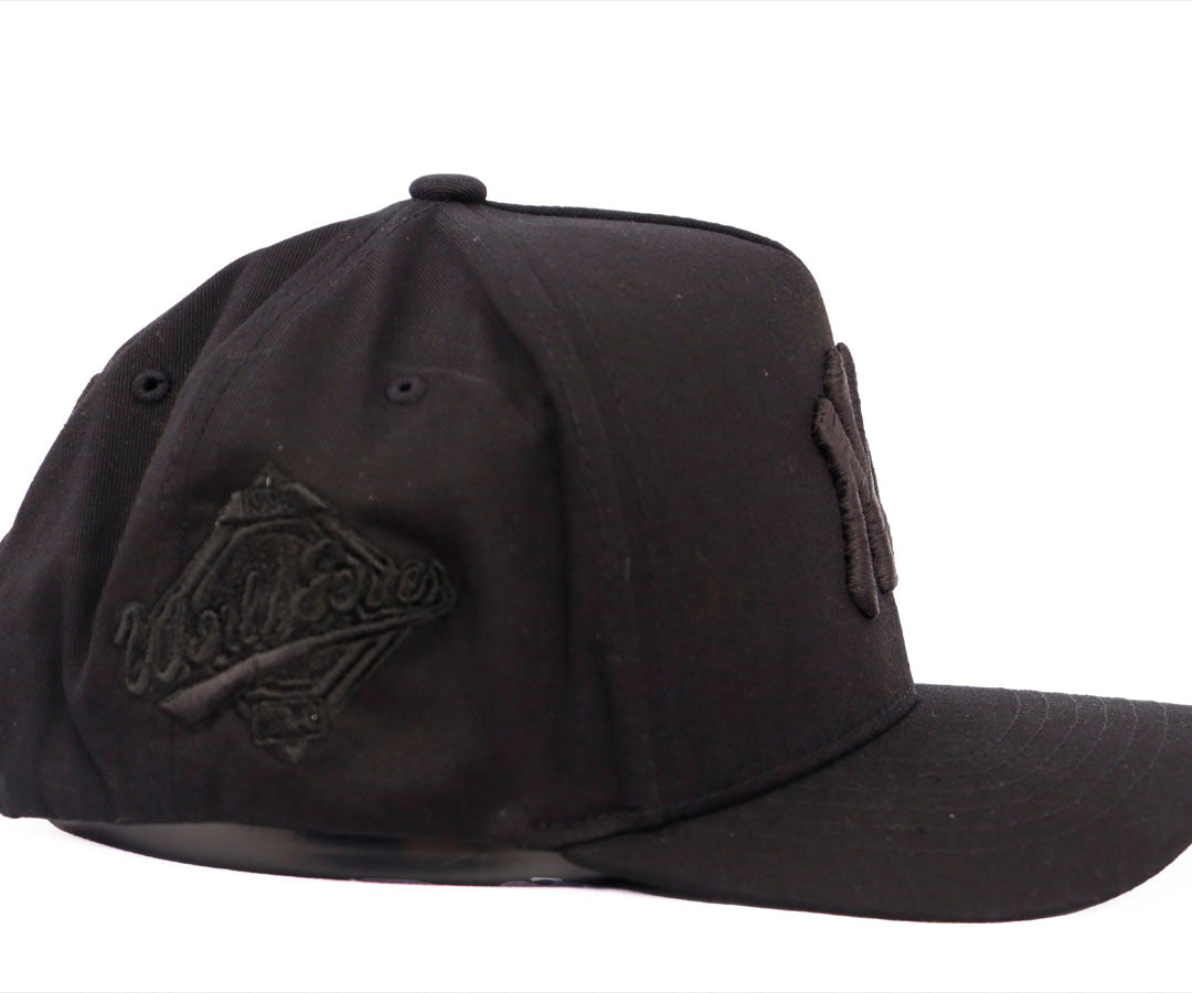 NY YANKEES TOTAL BLACK KAMEL