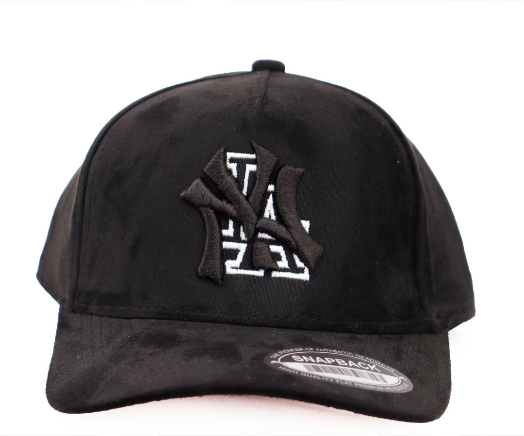 NY LA OVER ONE BLACK AND WHITE TOTAL GAMUZA BLACK WAYCAP