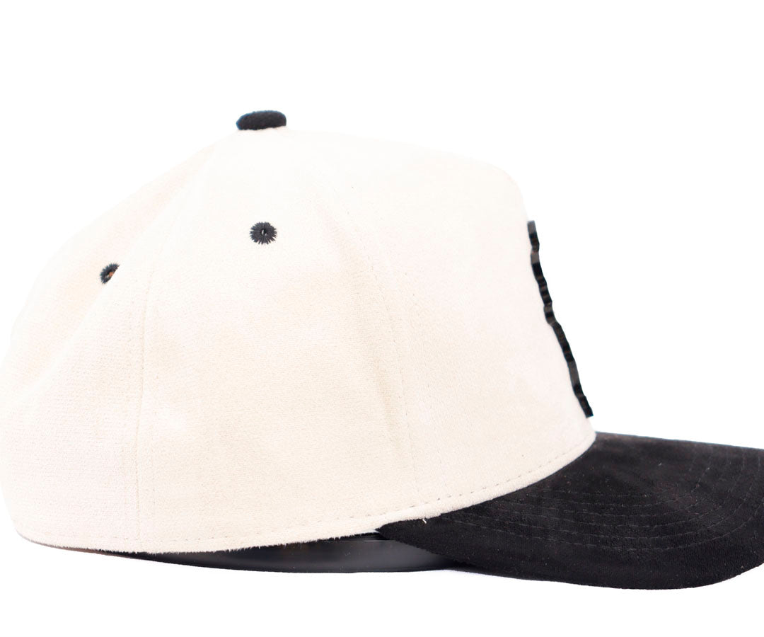 MANO CON ROSA ROSONES BEIGE AND BLACK VICERA TOTAL GAMUZA  WAYCAP