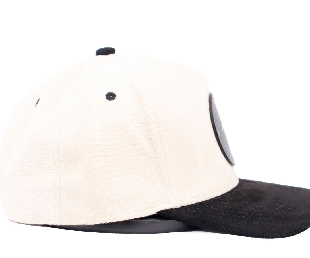 LA SUERTE NO ES SUFICIENTE BLACK PLACA TOTAL GAMUZA BEIGE AND BLACK WAYCAP