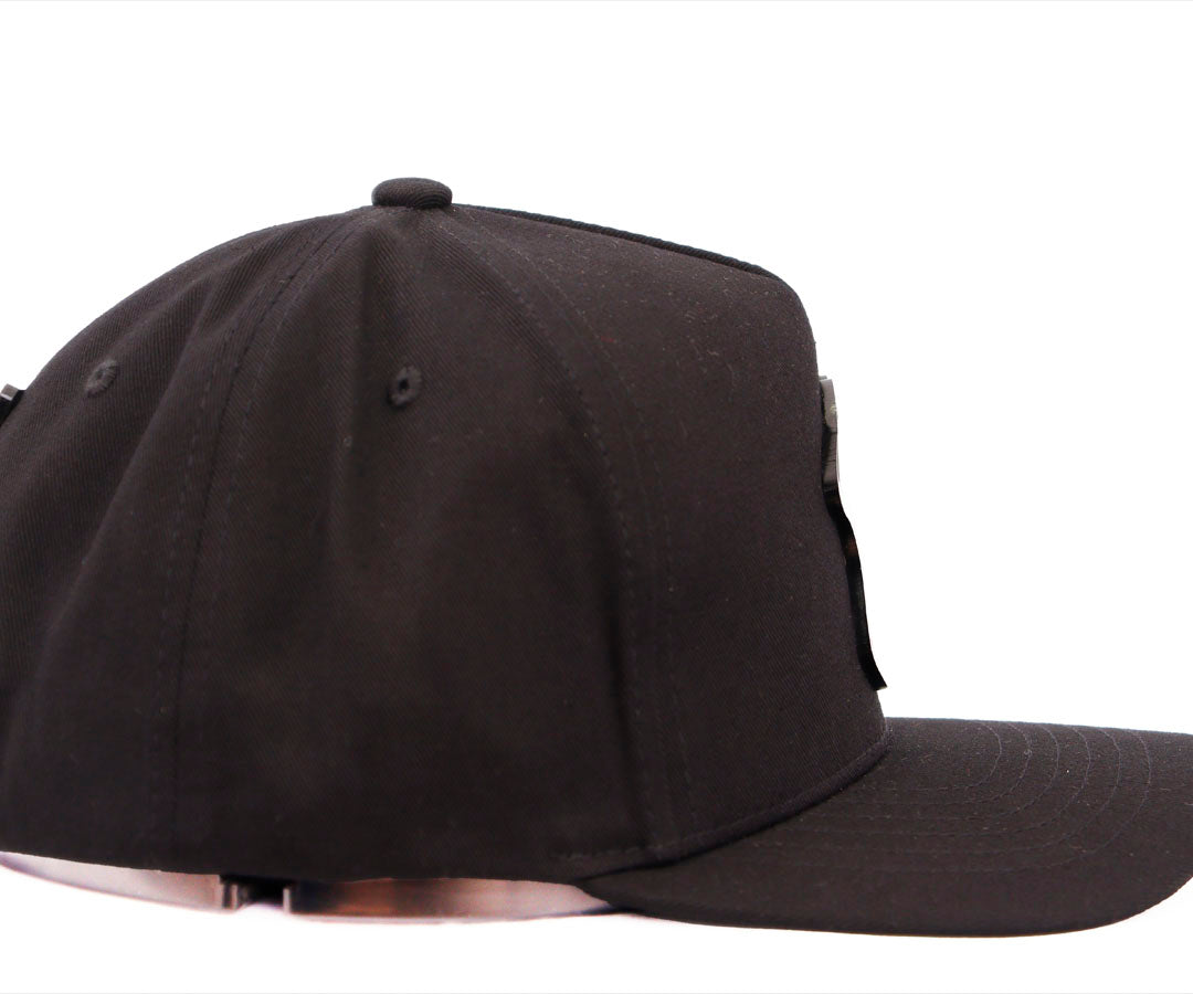 NY SANTO PEARLS 31 HATS BLACK CAP PLACA KAMEL