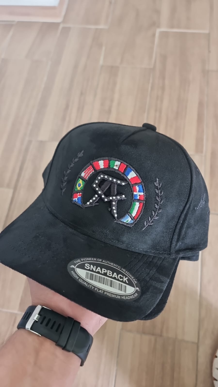 UNDISPUTED CHAMPION DIAMONDS  BLACK GAMUZA WAYCAP