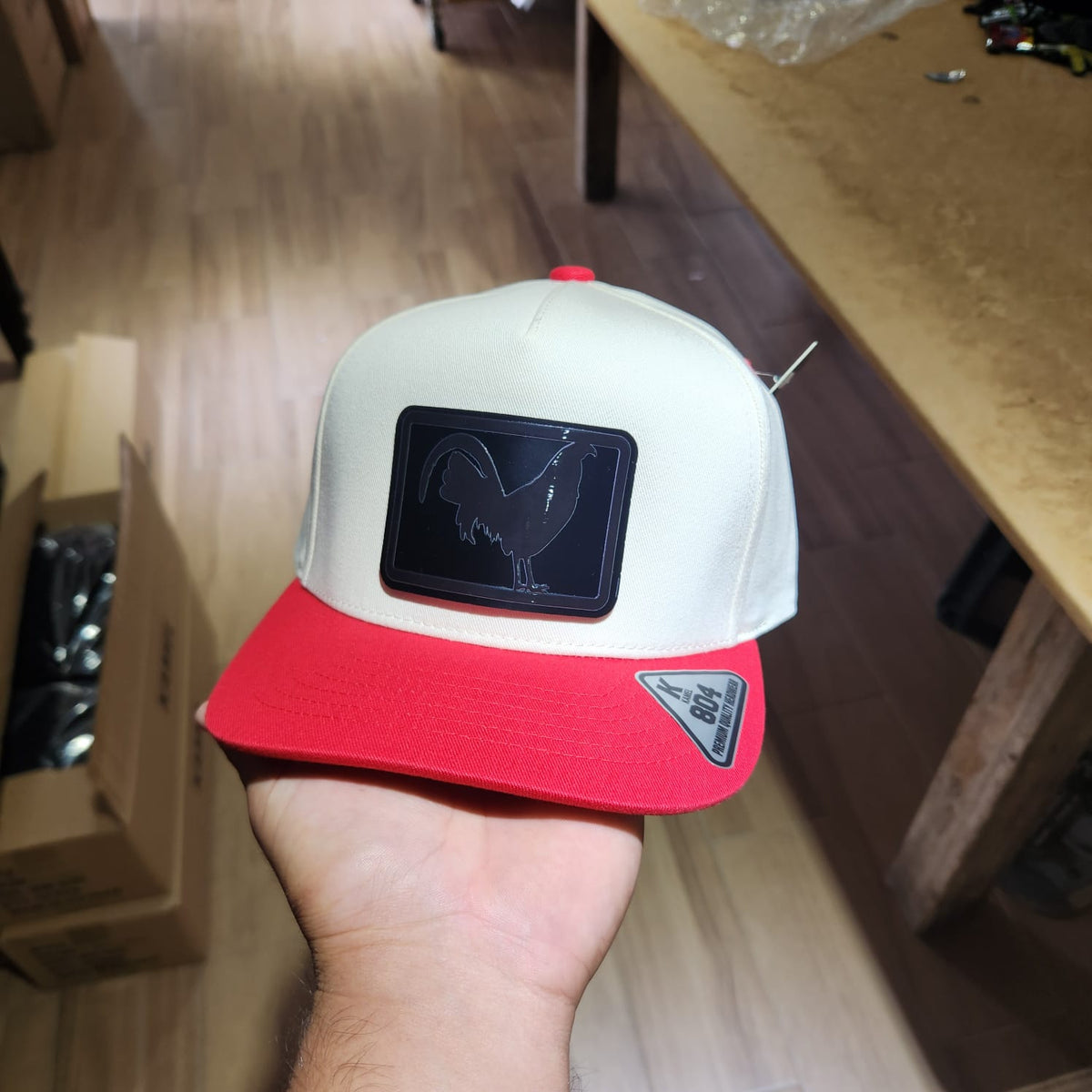 EL GALLO PLACON BEIGE Y VICERA ROJA PLACA KAMEL