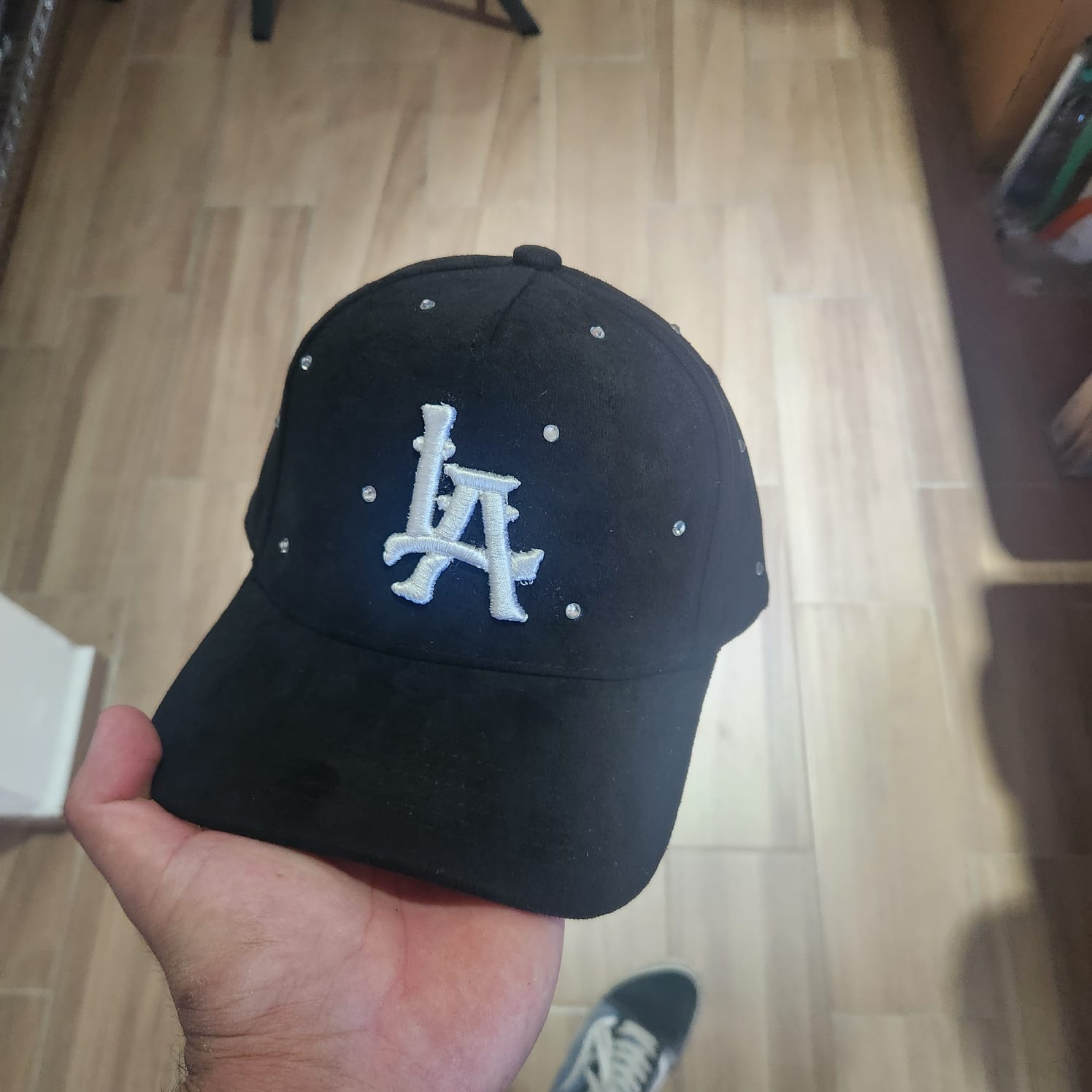 DANDY LA WHITE BLACK GAMUZA WAYCAP