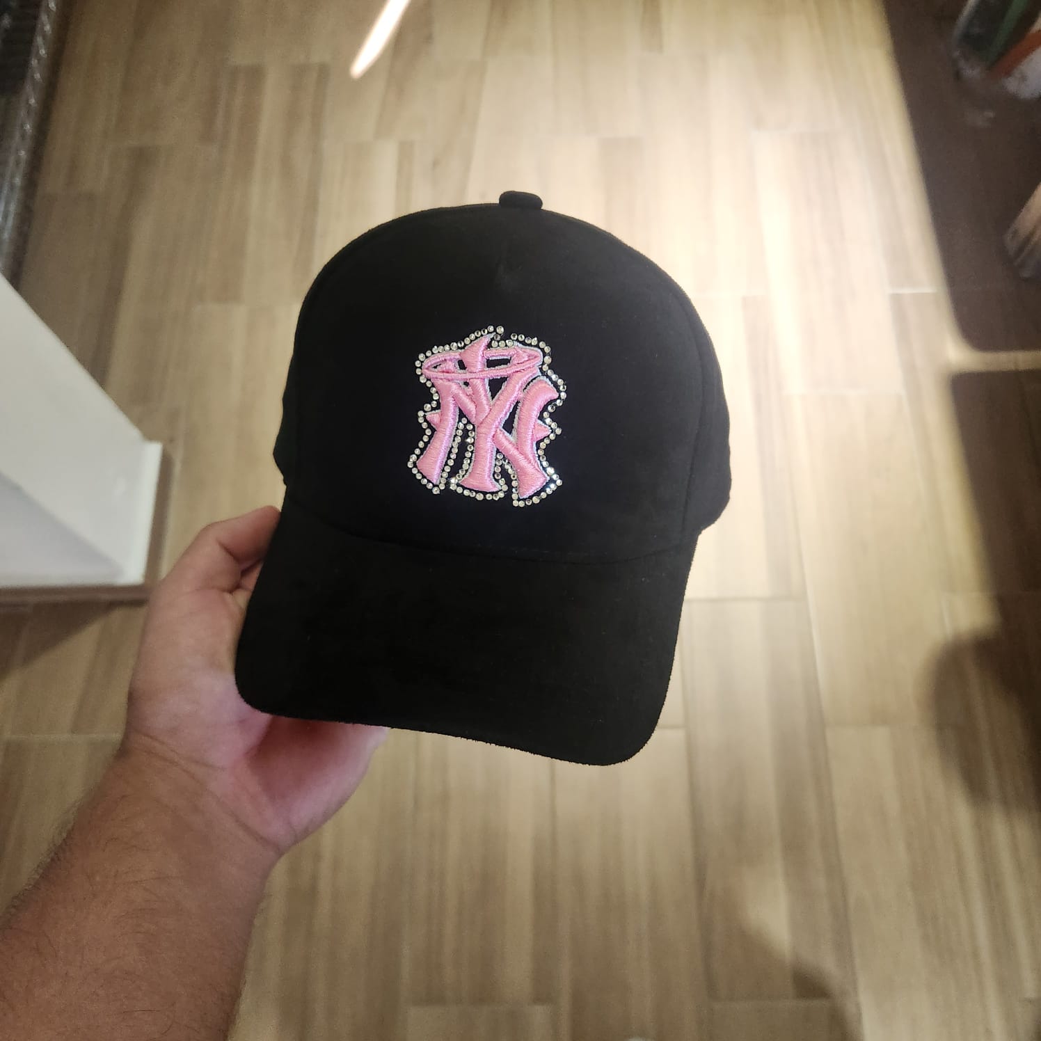 NY PINK DIAMONDS BLACK GAMUZA WAYCAP