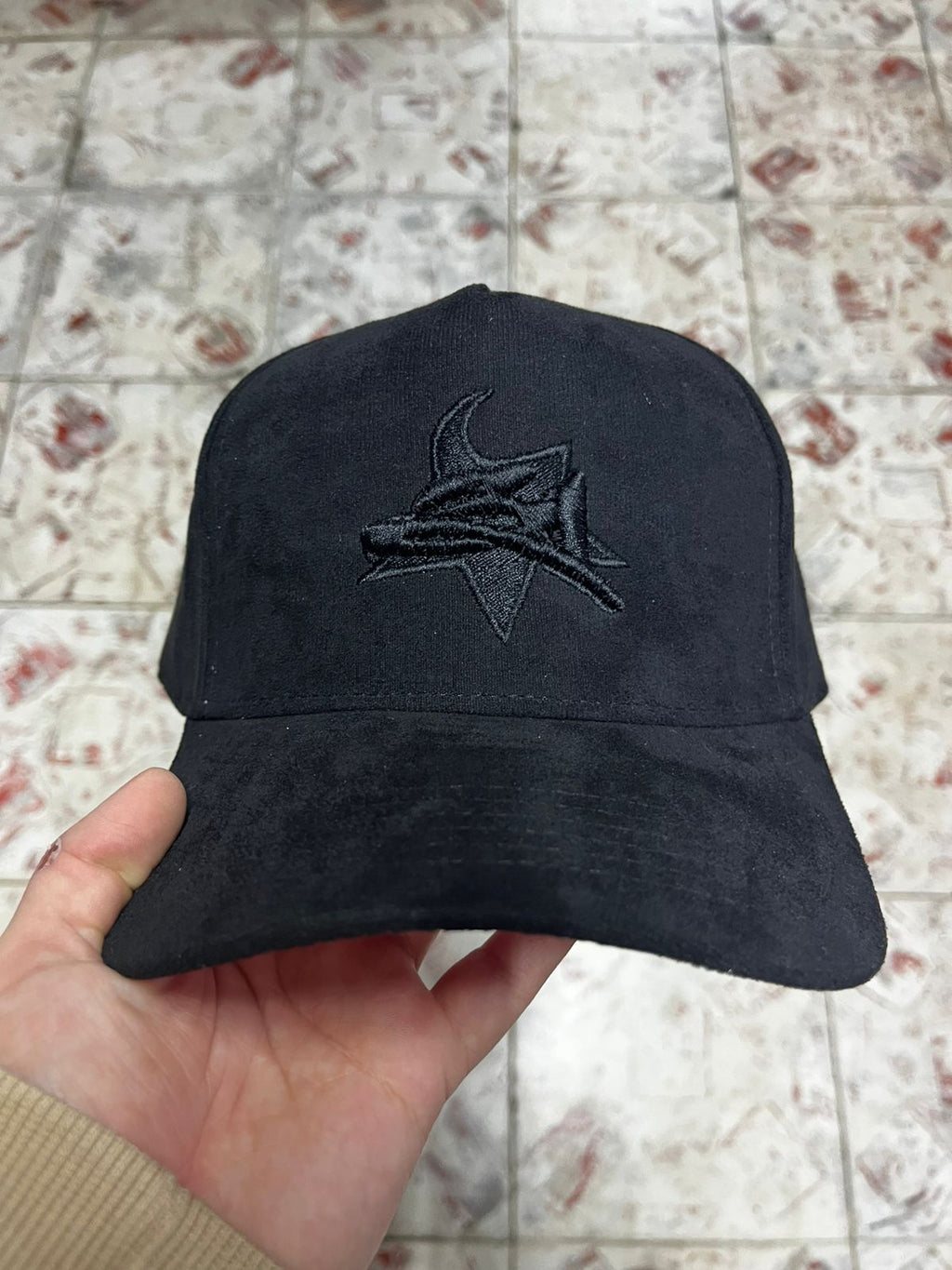 ESTRELLA 31 HATS ALL BLACK WAYCAP GAMUZA