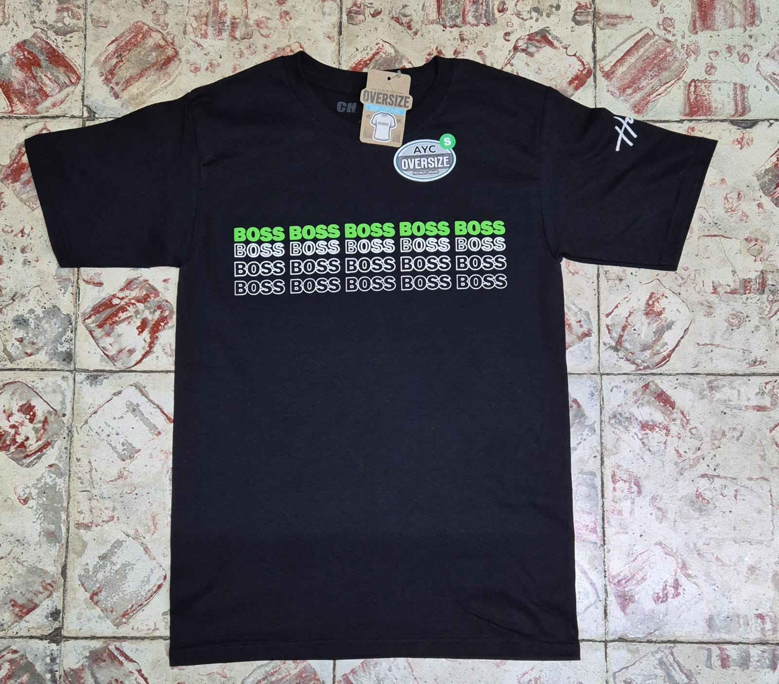 HUGO BOSS LETRAS VERDES CONTORNO BLANCO