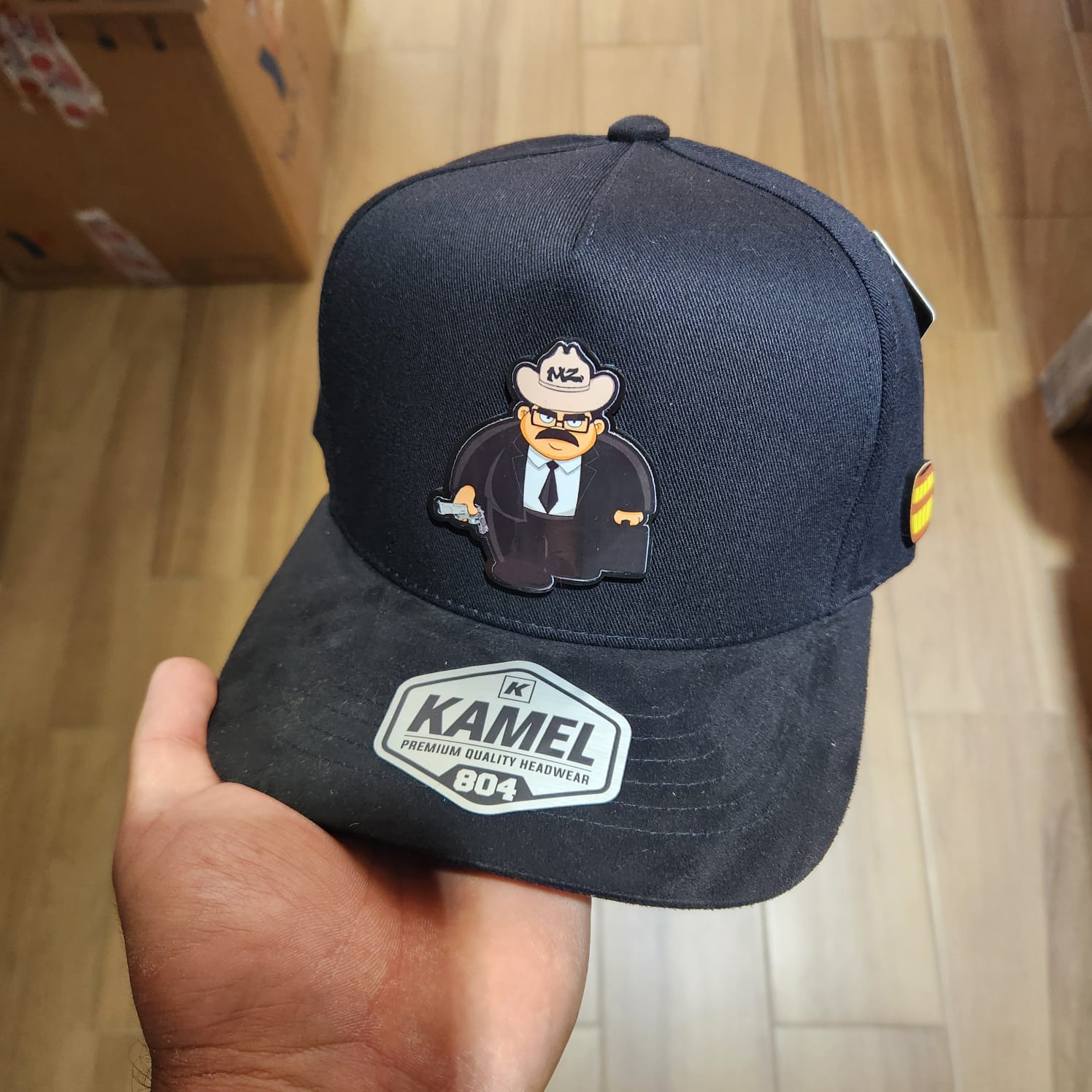 EL BARRIGON MZ PLACA GORRA NEGRA KAMEL
