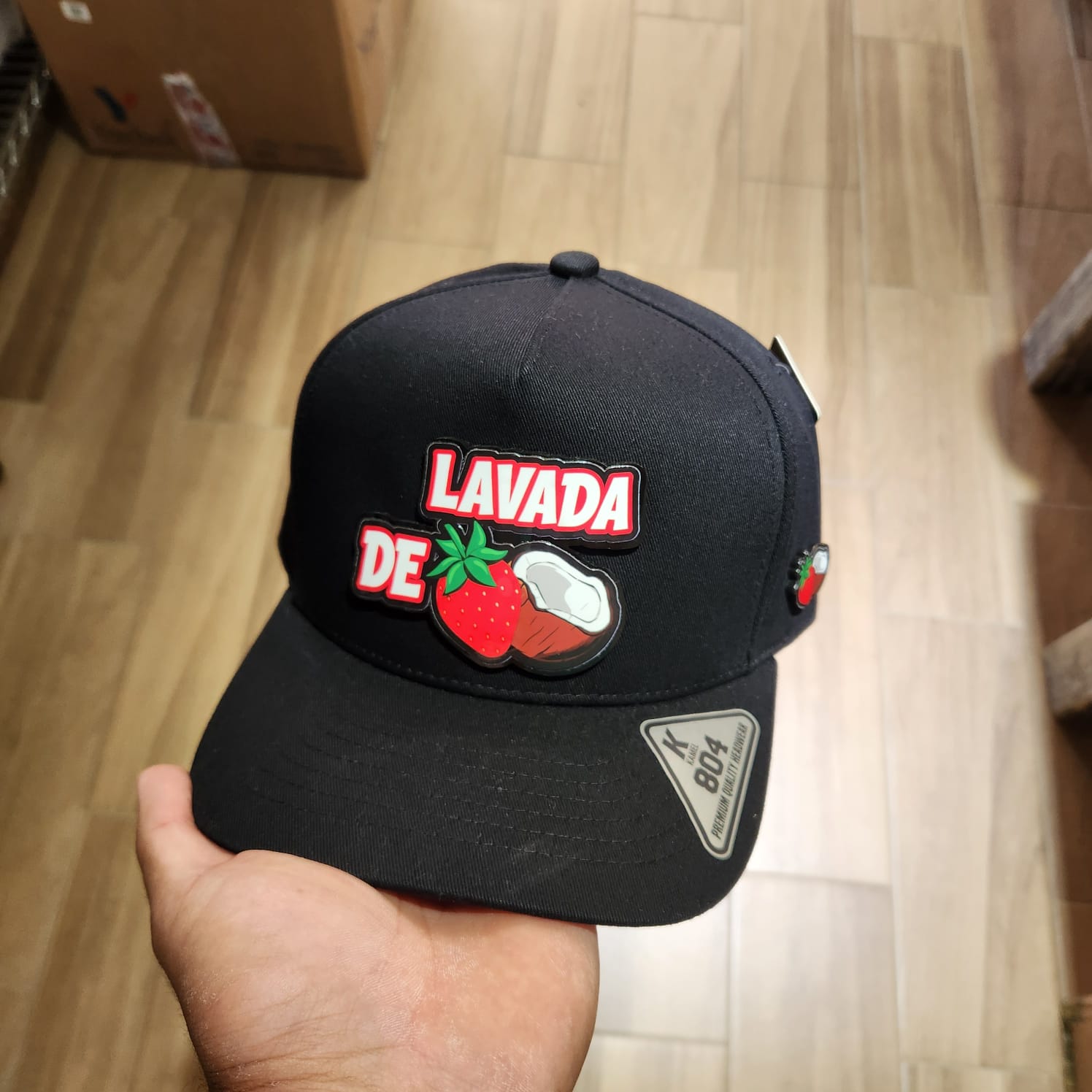 LAVADO DE FRESA COCO GORRA NEGRA PLACA KAMEL