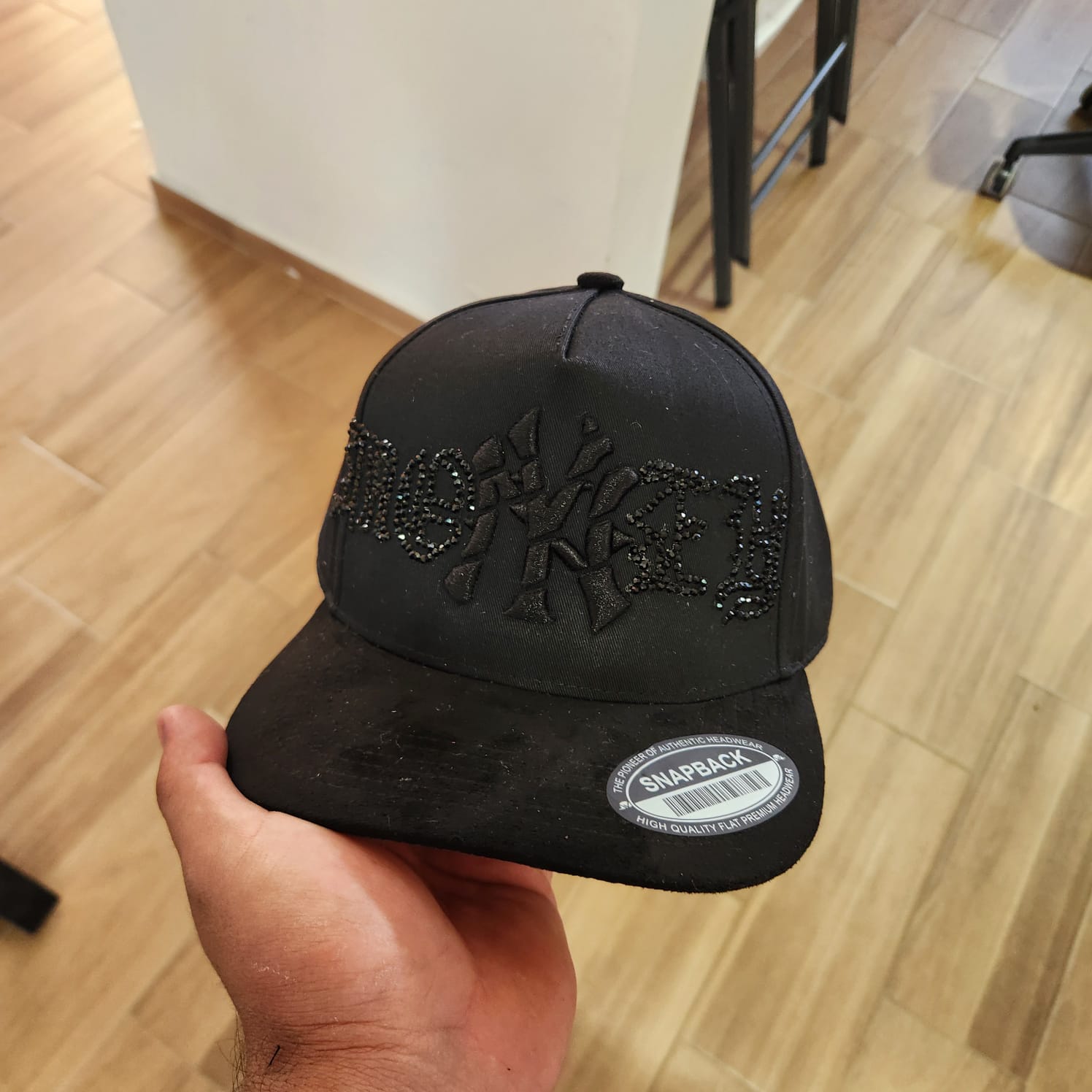 MONEY NY CORTADO GORRA NEGRA PIEDRA GAMUZA WAYCAP