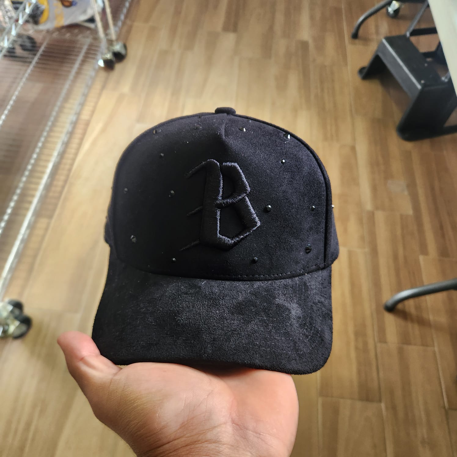 BARBAS HATS B PIEDRA TOTAL  BKACK GAMUZA