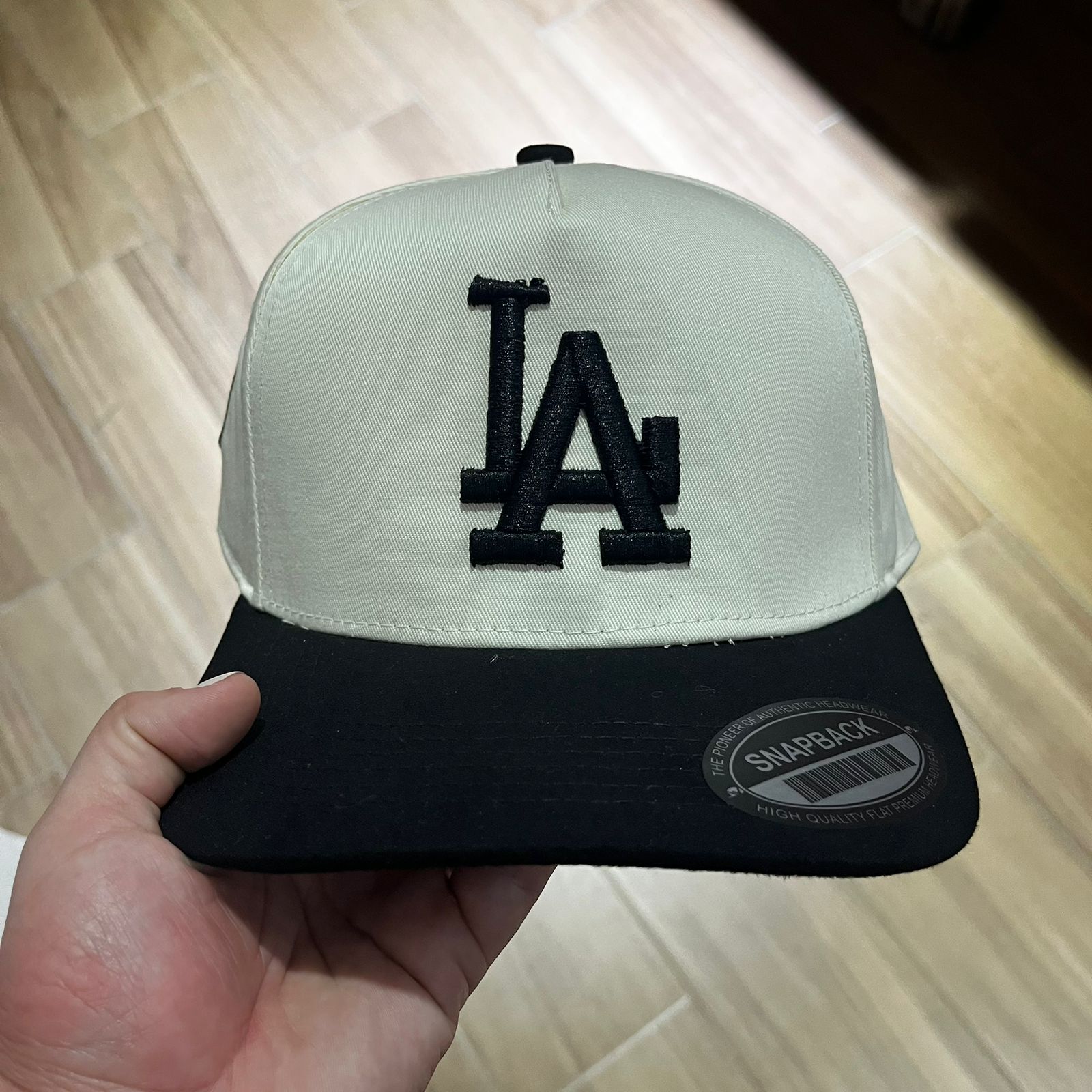 LA DODGERS GORRA BEIGE VICERA NEGRA LA NEGRO WAYCAP