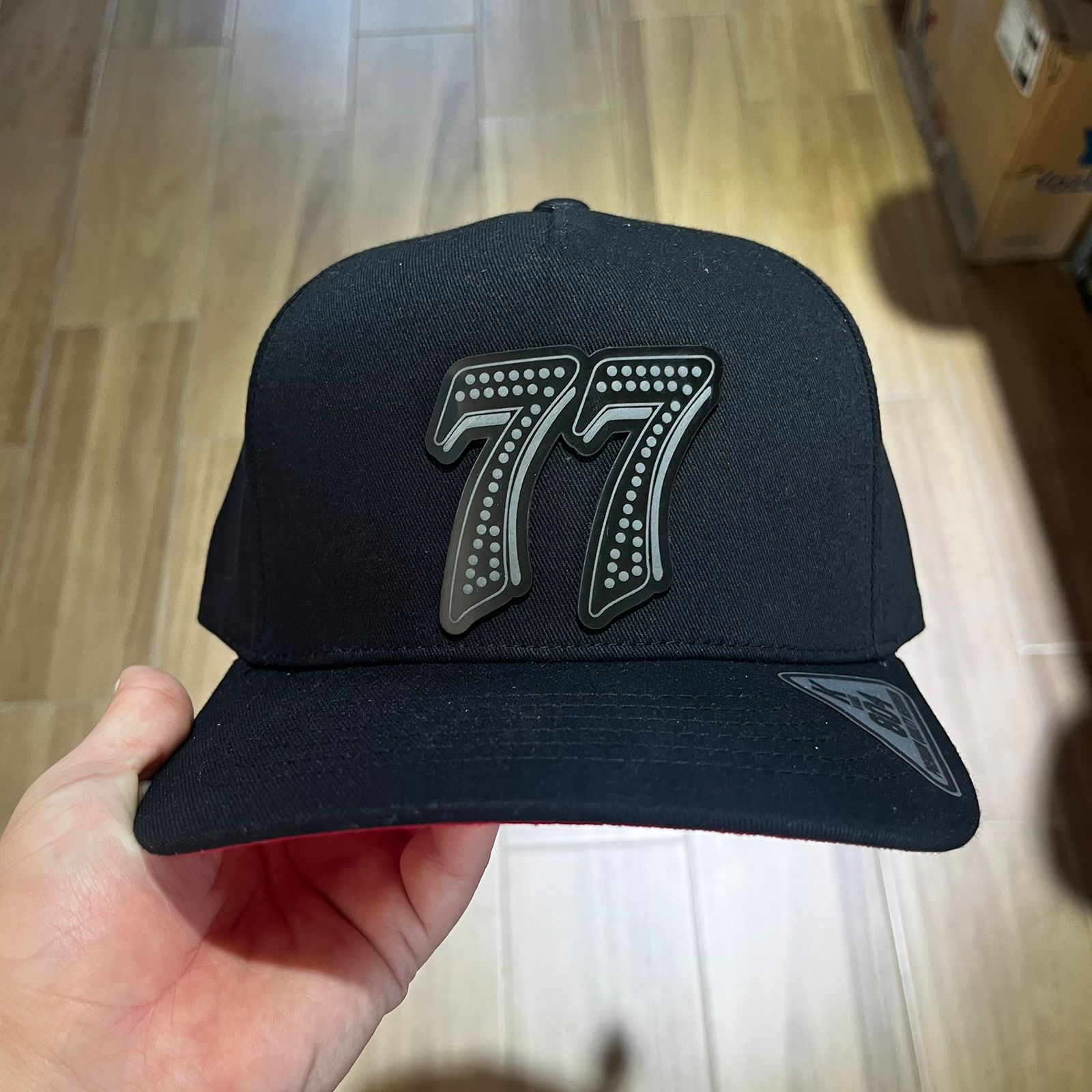 77 BARBAS ALL BLACK PLACA KAMEL