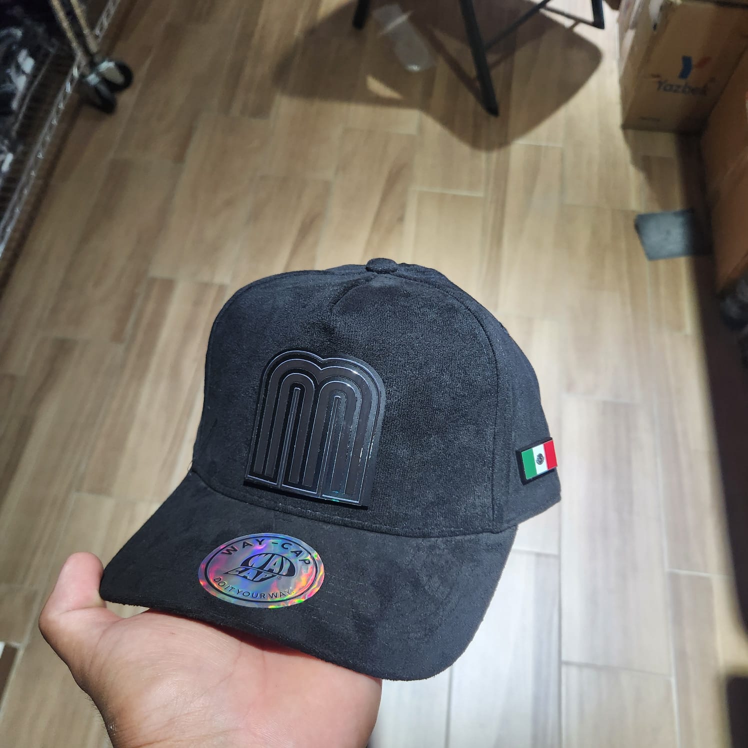 M NEGRA PLACA TOTAL GAMUZA WAYCAP