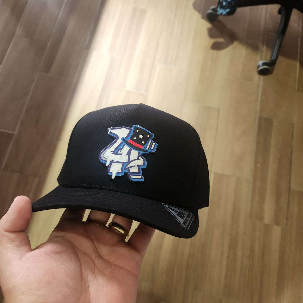 LA MAGO SOMBRERO GORRA NEGRA PLACA KAMEL